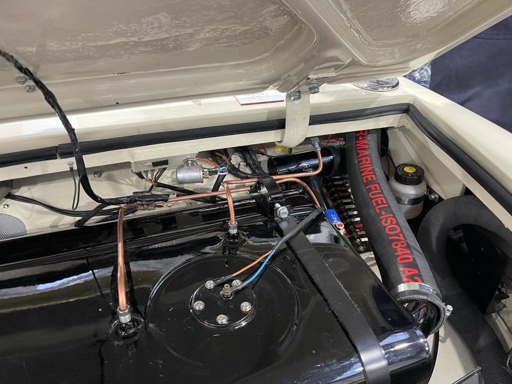 091220 Fitting of 600 degree two hour petrol hose 1 1