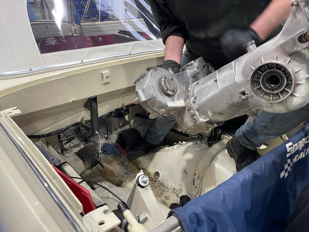 231220 1965 Amphicar gearbox coming out noisy bearing on 1st and 2nd gear 1
