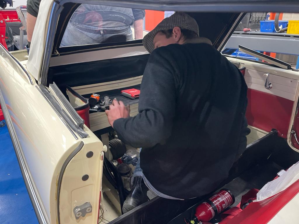 231220 1965 Amphicar gearbox coming out noisy bearing on 1st and 2nd gear 7 1