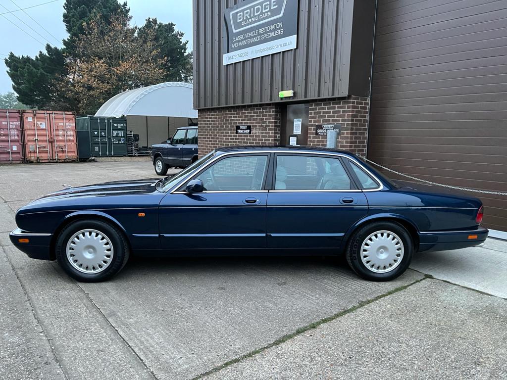 281120 1995 Jaguar XJ6 N881JFE 10 1
