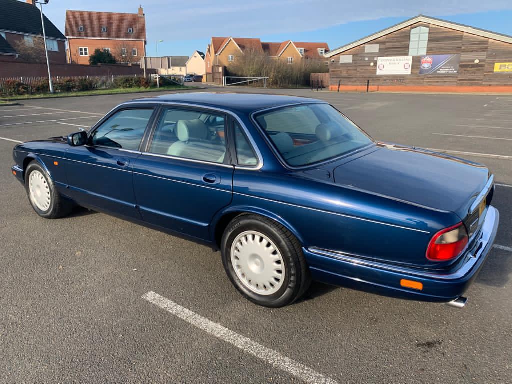 281120 1995 Jaguar XJ6 N881JFE 18 1