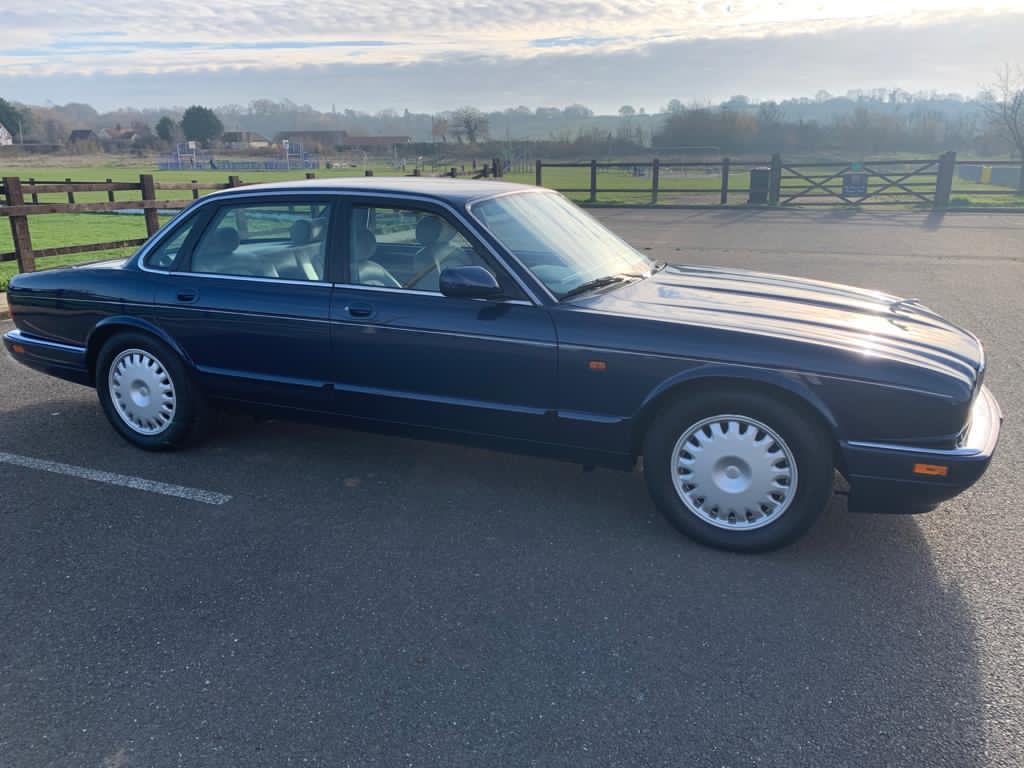 281120 1995 Jaguar XJ6 N881JFE 21 1