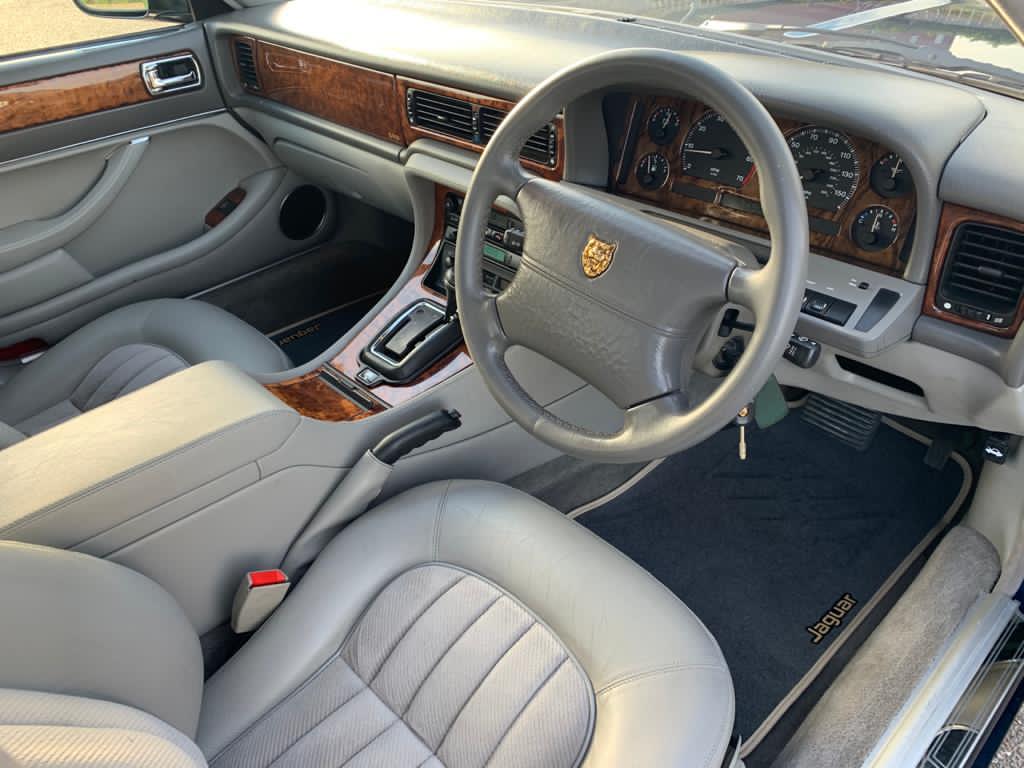 281120 1995 Jaguar XJ6 N881JFE 23 1