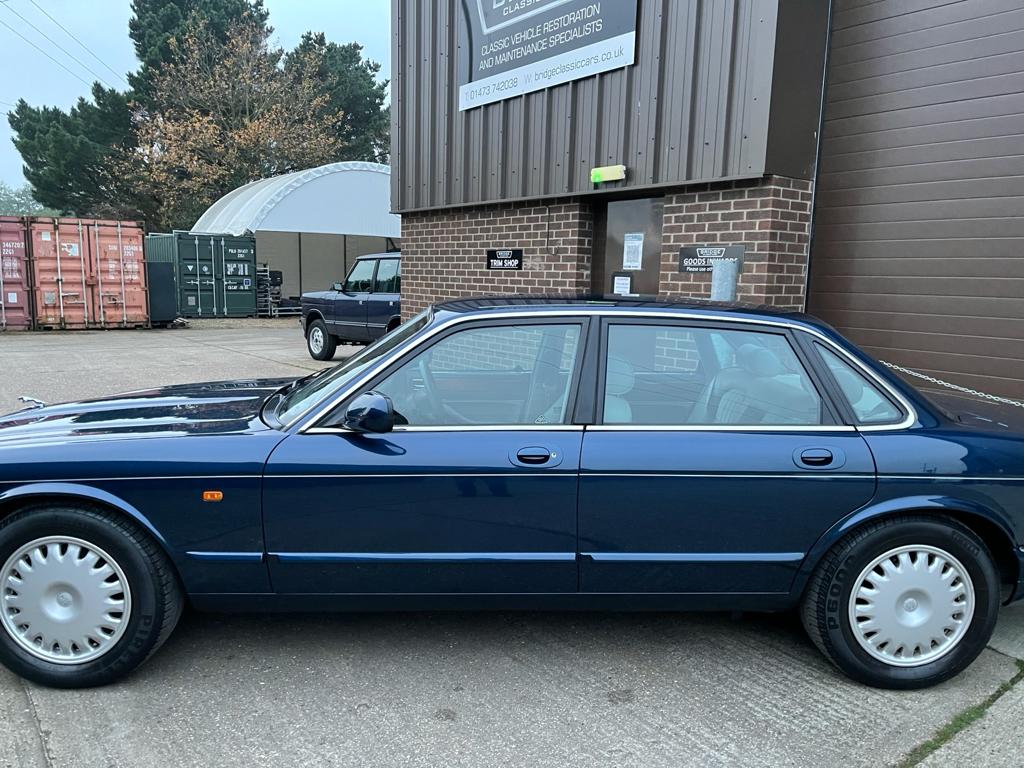 281120 1995 Jaguar XJ6 N881JFE 7 1