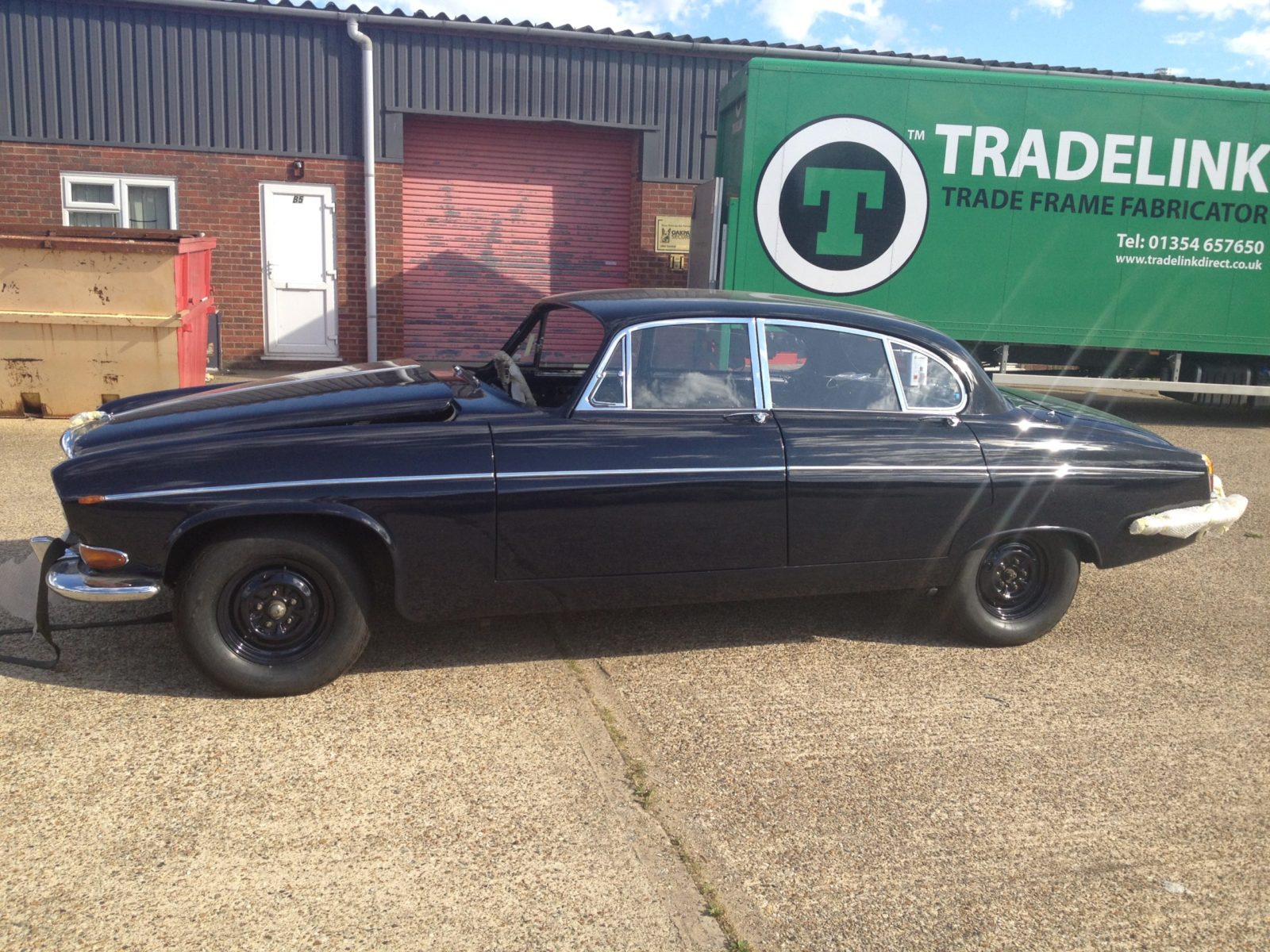 1970 Jaguar 420G 10 scaled 2