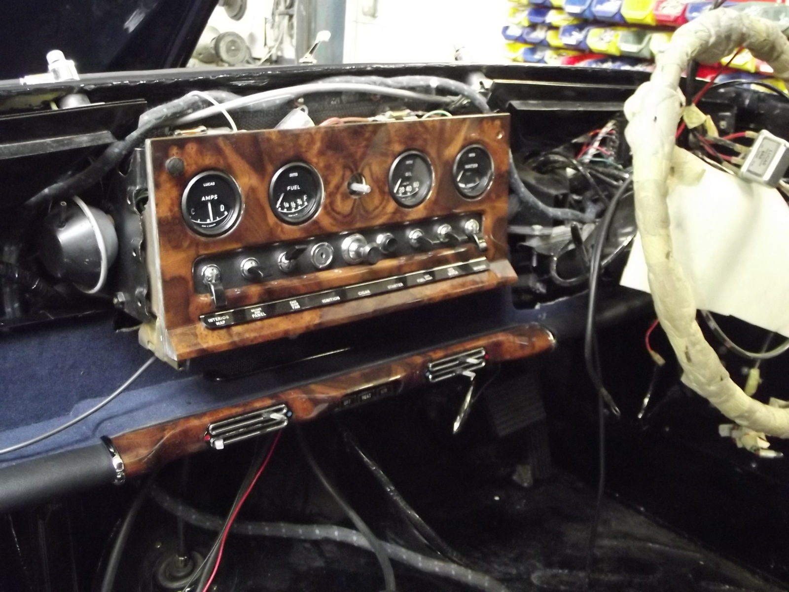 1970 Jaguar 420G 7 scaled 2