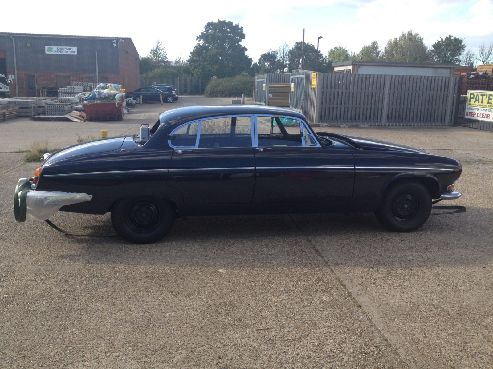 1970 Jaguar 420G 8 scaled 2