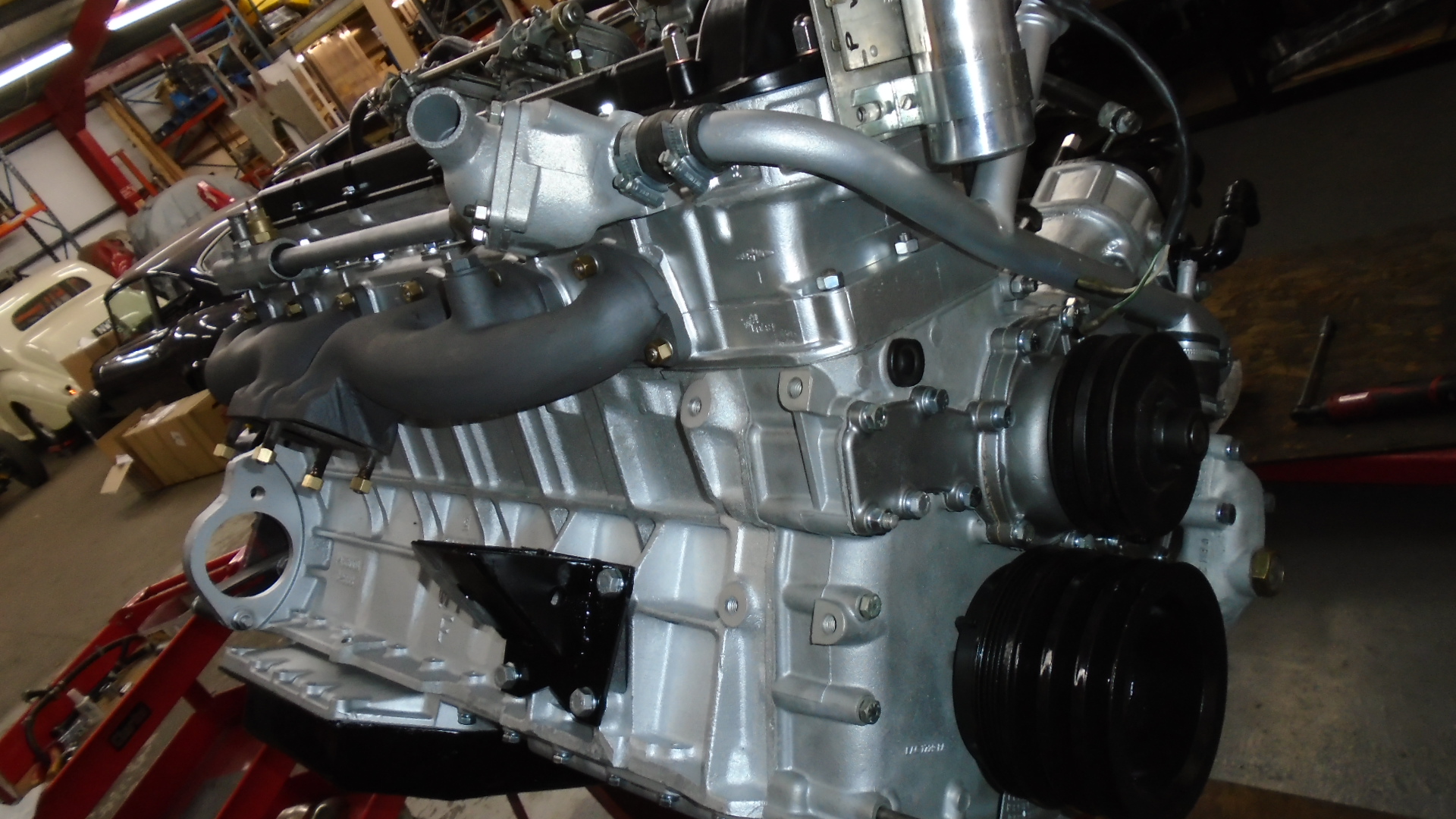 251120 Ferrari Daytona Jaguar V12 Engine at Rushton Engineering 2