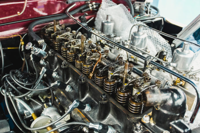 261120 1962 Jensen 541S Engine Blown Ady 2 700x467 2