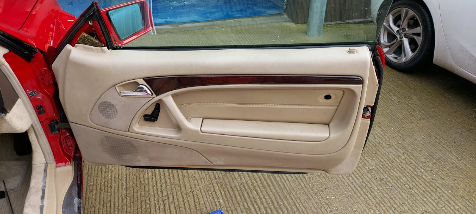 MERC DOOR STRAP CHRIS 1 1