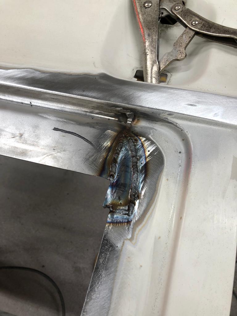 12 02 2021 1991 VW T4 James welding wheel arch 11 1