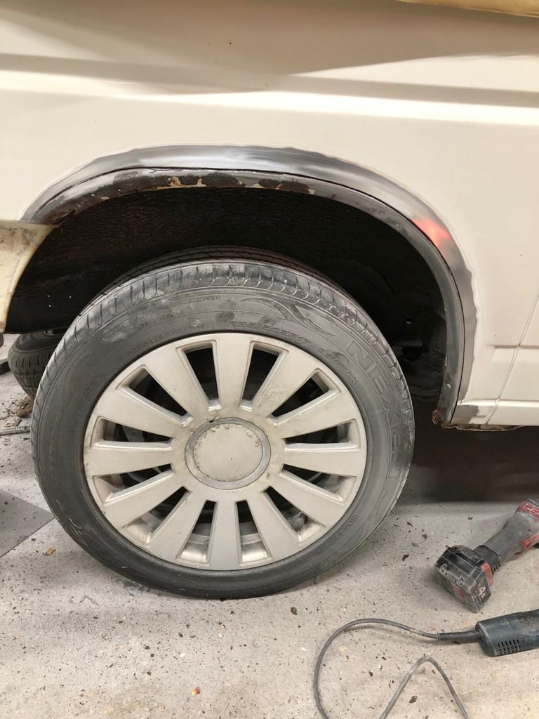 12 02 2021 1991 VW T4 James welding wheel arch 14 1