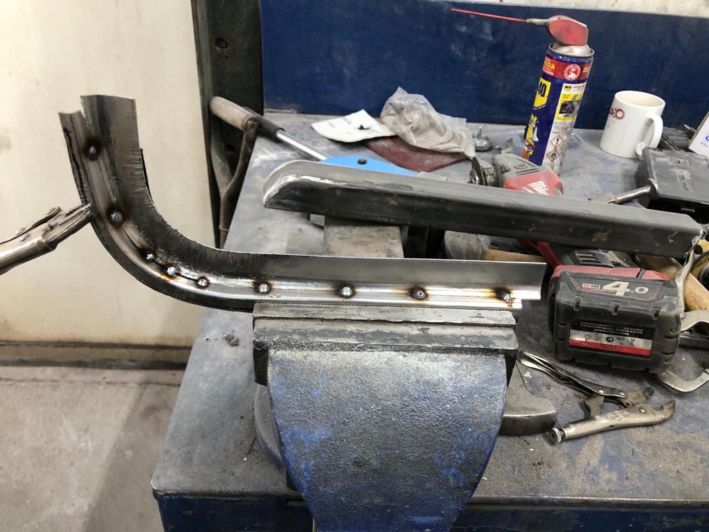 12 02 2021 1991 VW T4 James welding wheel arch 2 1