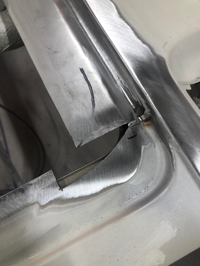 12 02 2021 1991 VW T4 James welding wheel arch 7 1