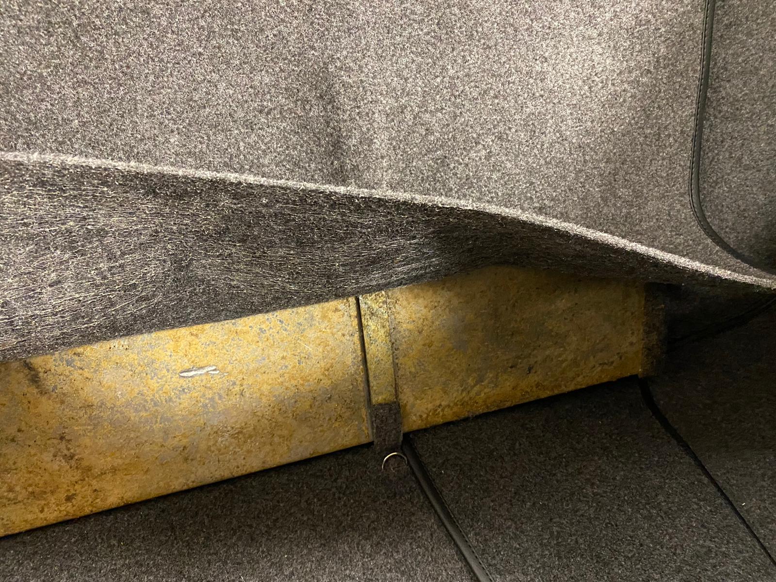 12 02 2021 1998 TVR Chimaera boot recarpet 15 1