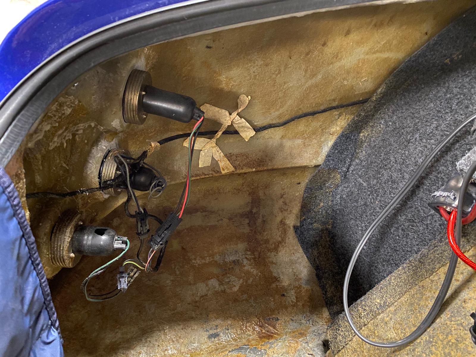 12 02 2021 1998 TVR Chimaera boot recarpet 2 1