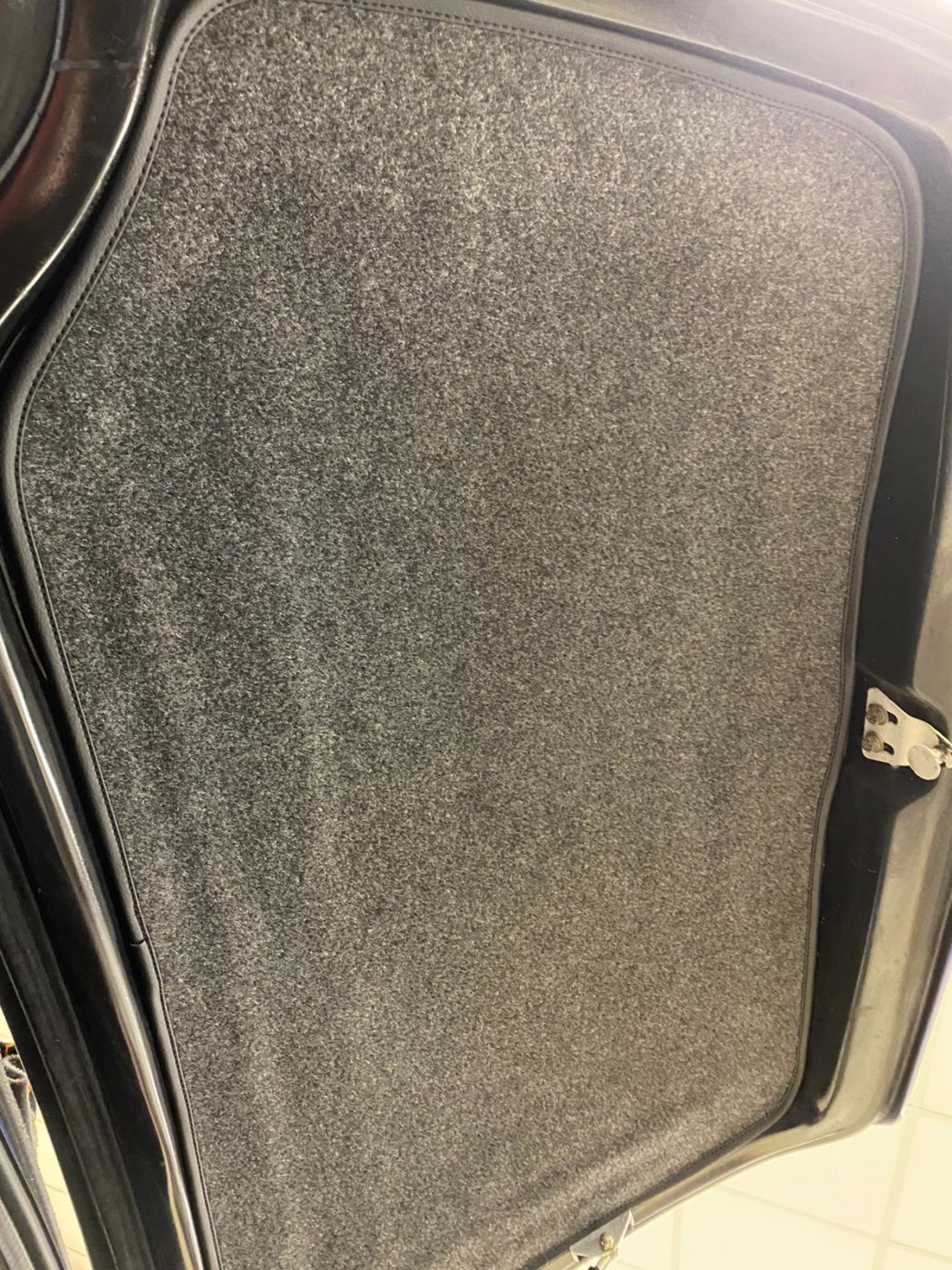 12 02 2021 1998 TVR Chimaera boot recarpet 22 1