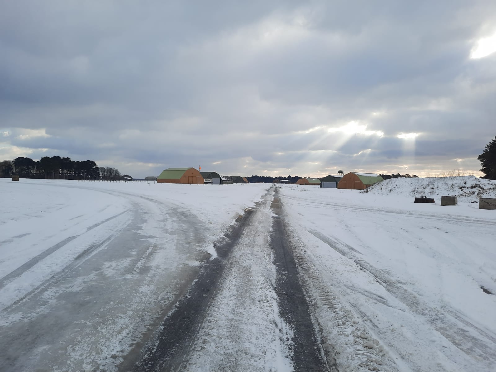 12 02 2021 Mauro loading cars at bentwaters in the snow 1