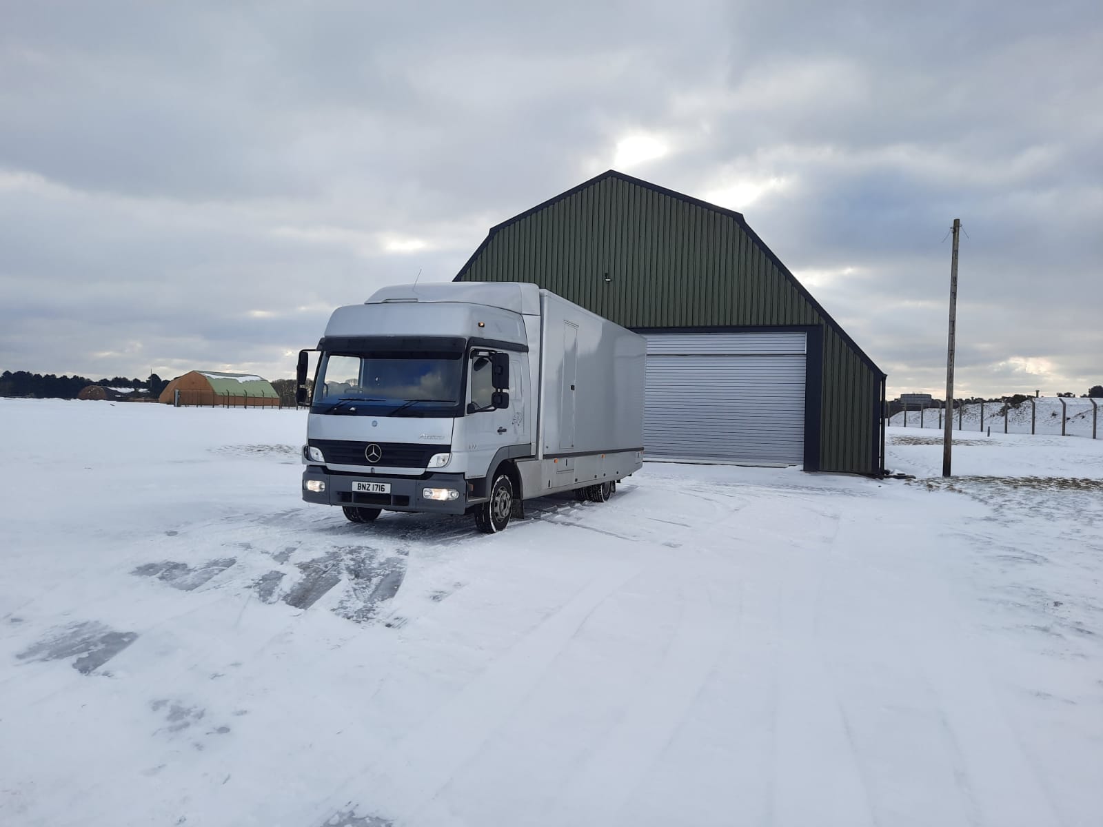 12 02 2021 Mauro loading cars at bentwaters in the snow 8