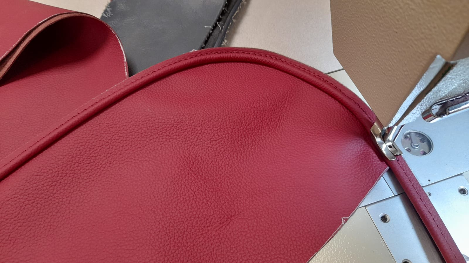 12 02 2021 Mercedes 500SL craigs Lydia making seat 32 1