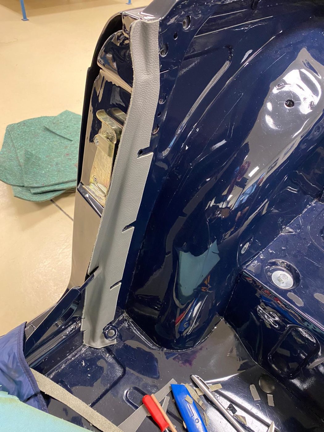 17022020 Triumph TR5 trim fitting 11 1 1