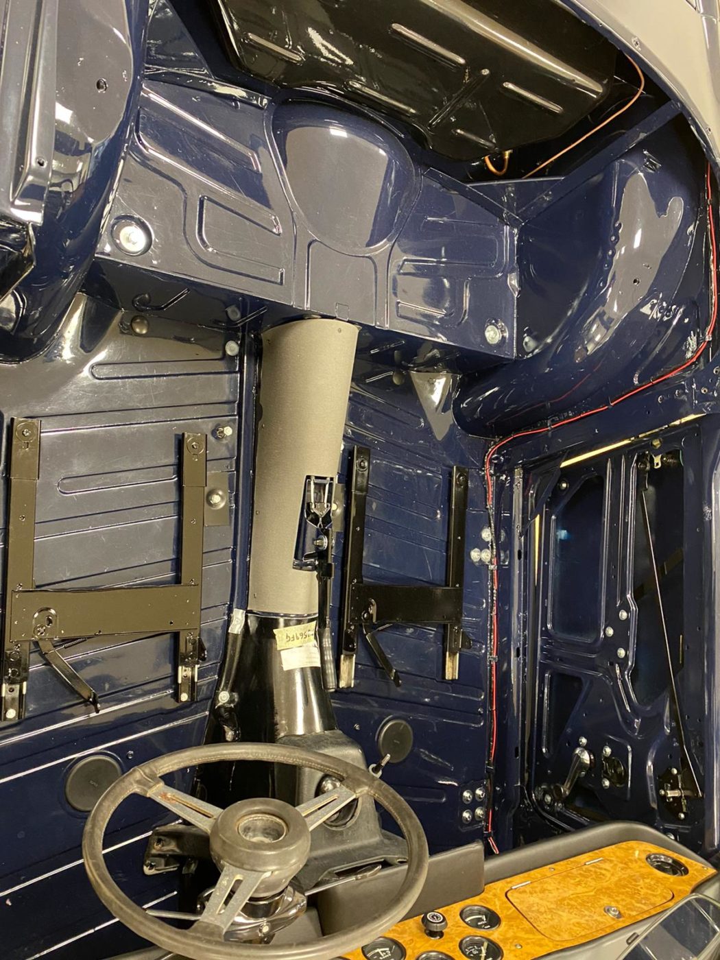 17022020 Triumph TR5 trim fitting 5 1 1
