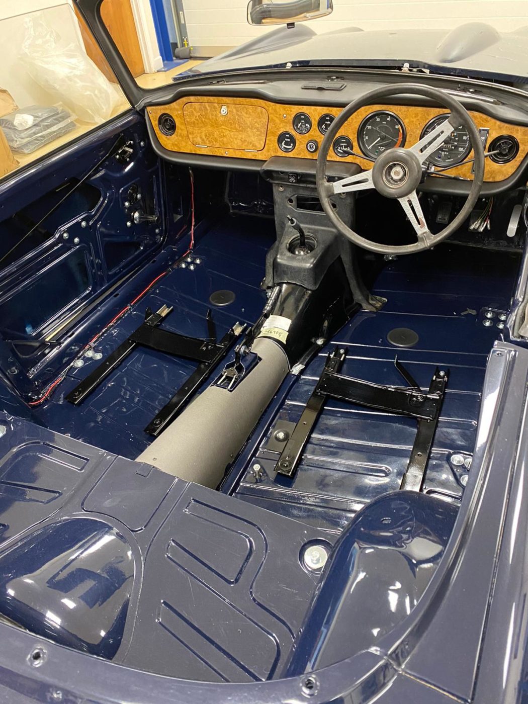17022020 Triumph TR5 trim fitting 6 1 1