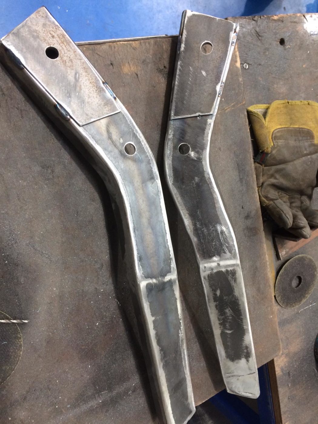 17022021 0 Triumph TR5 bumper irons 2 1
