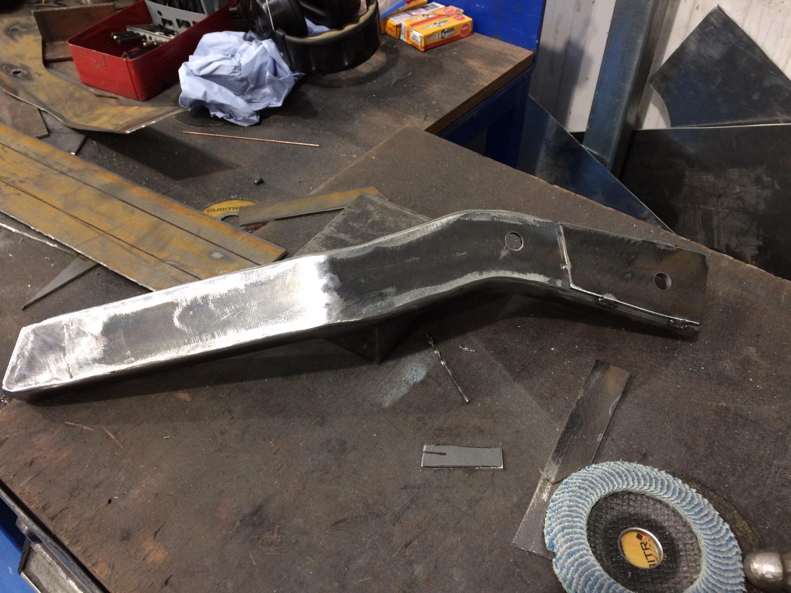 17022021 0 Triumph TR5 bumper irons 4 1