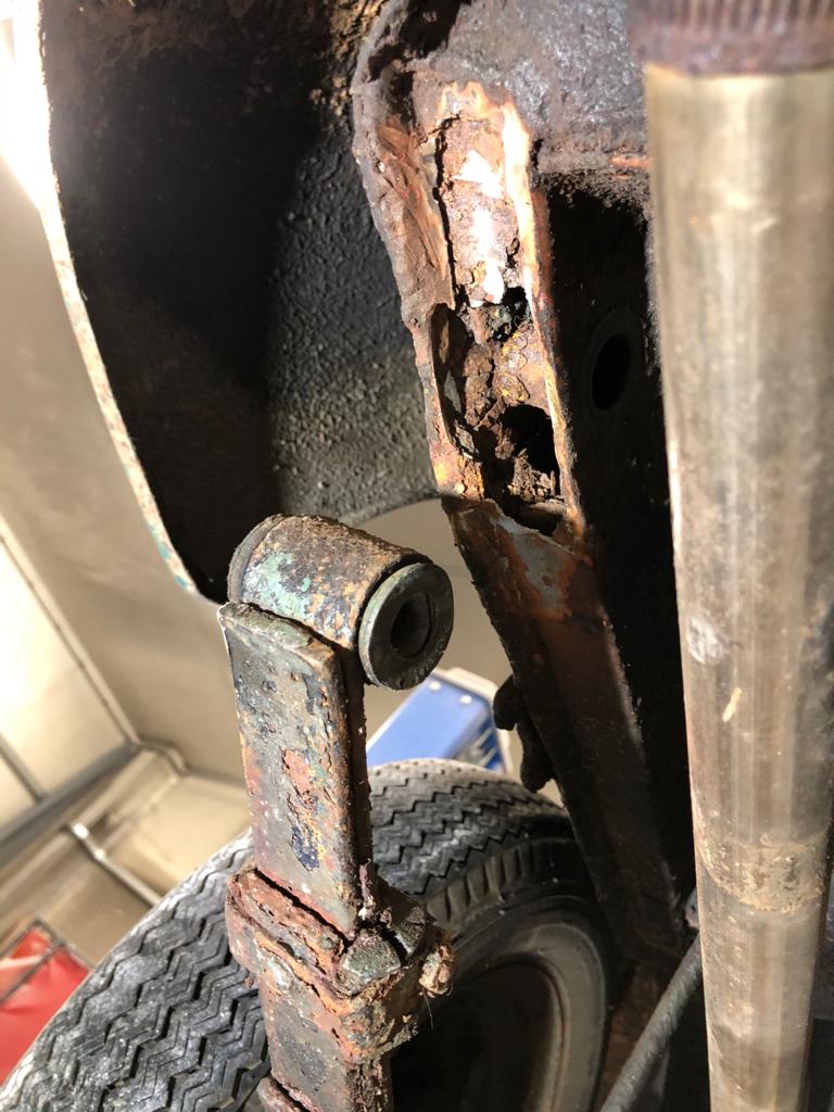 17022021 1949 Morris Minor Lowlight spring welding 3 1