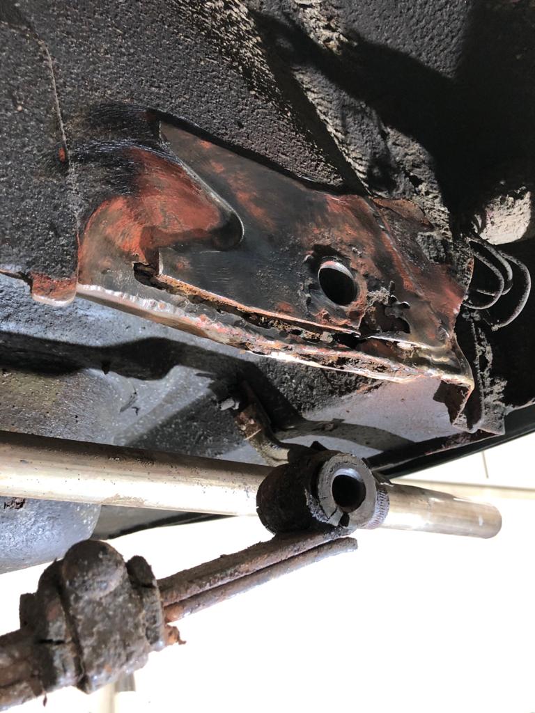 17022021 1949 Morris Minor Lowlight spring welding 8 1