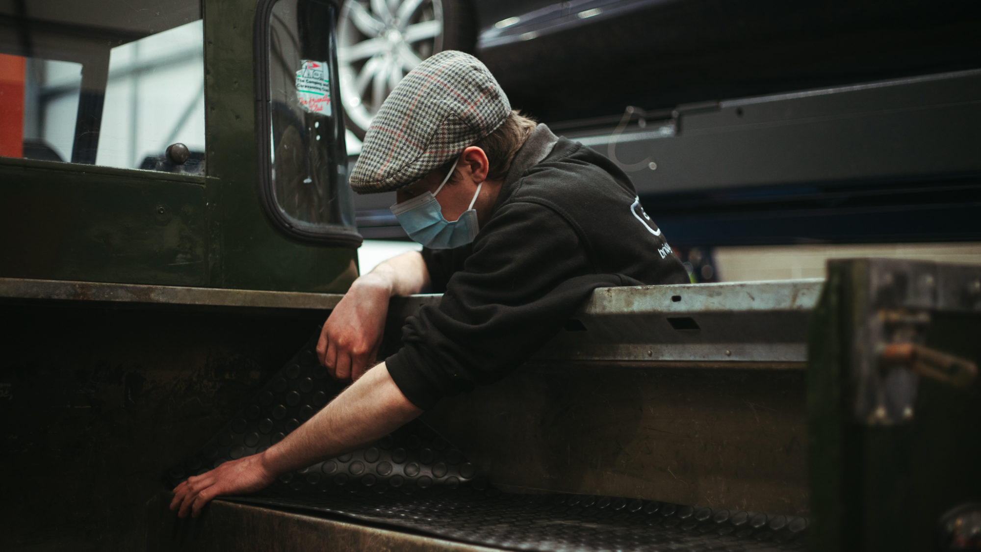 17022021 1964 Land Rover Rubber Matts installation 1 1