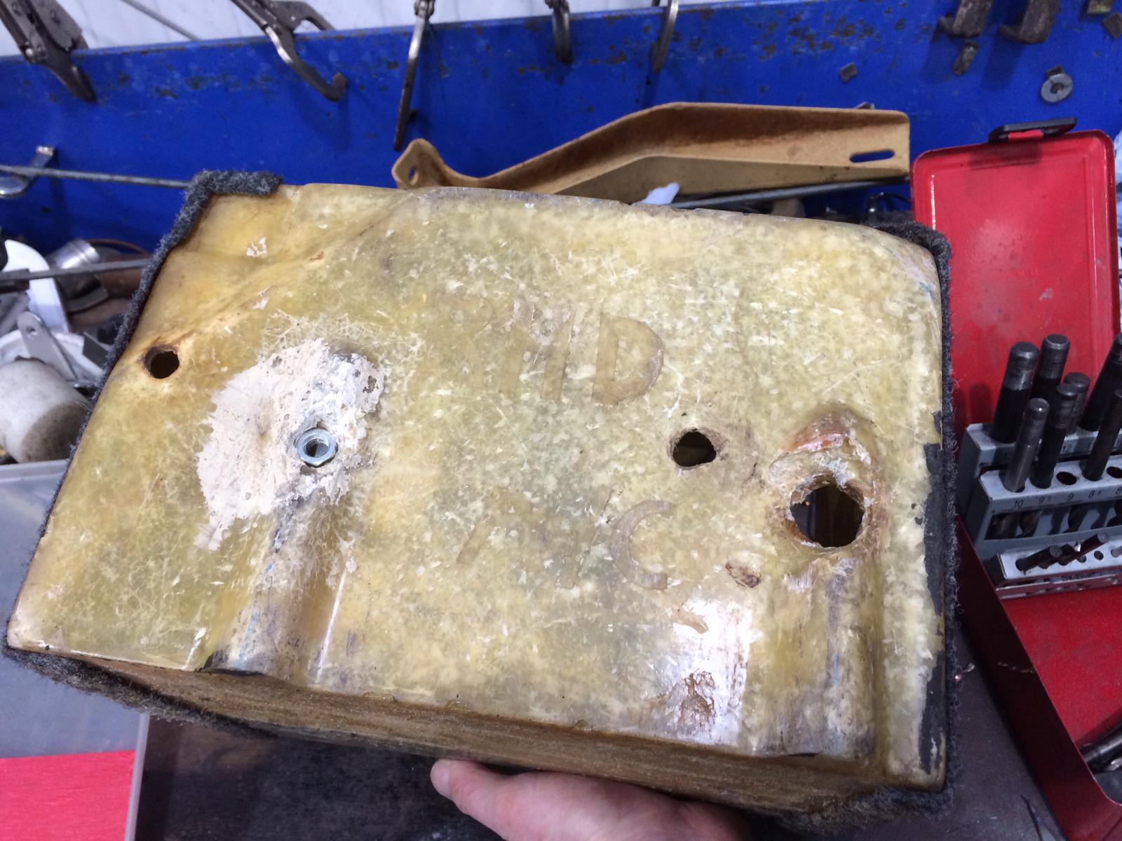 17022021 TVR Chimaera 1998 Battery box modification 4 1