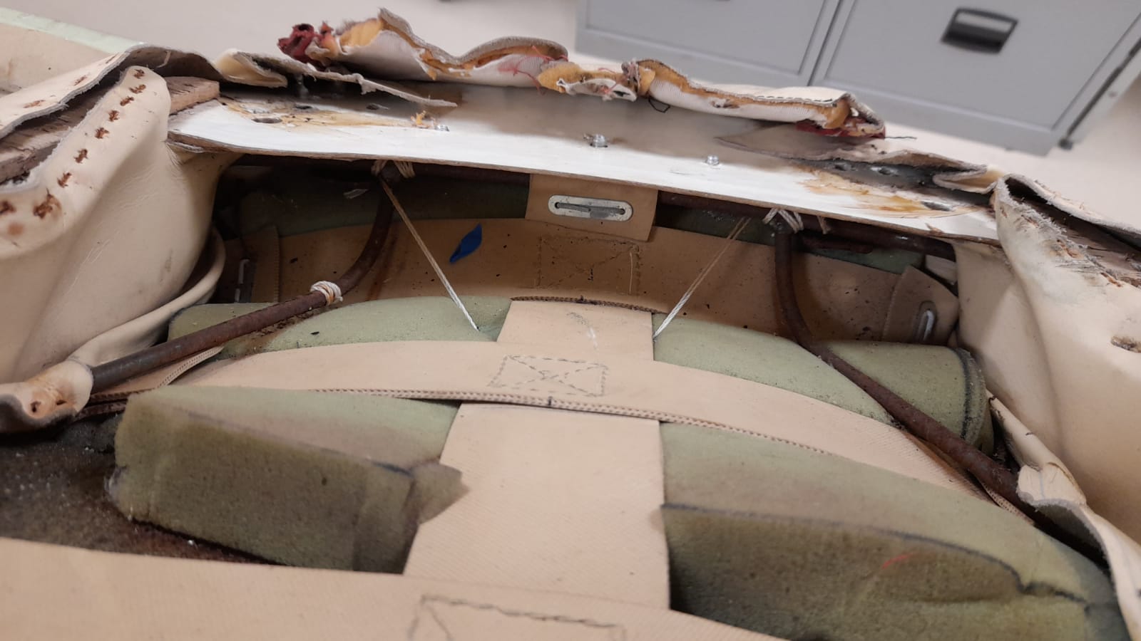 19022021 Ferarri Daytona seat refurbishment 13 1