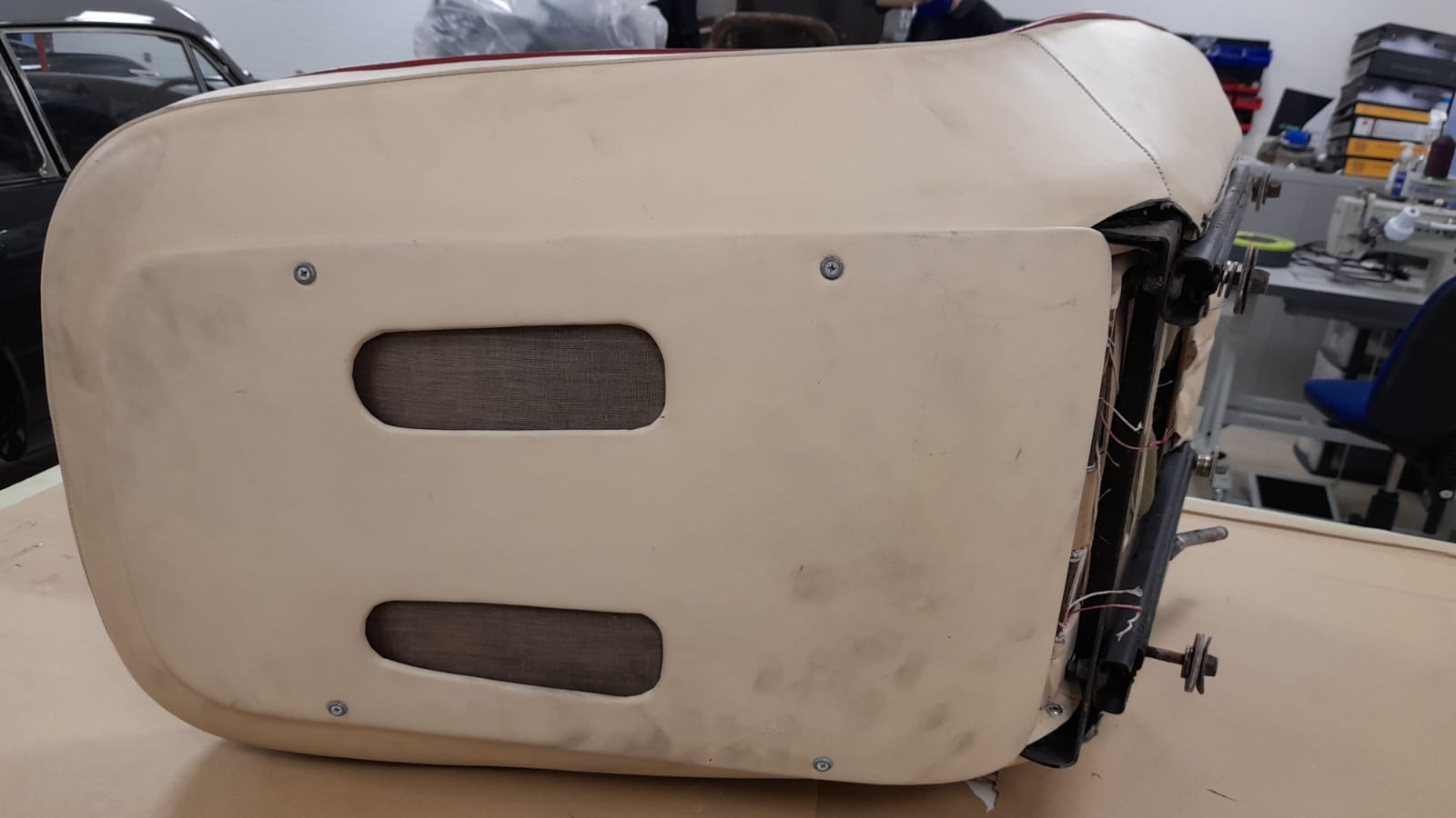 19022021 Ferarri Daytona seat refurbishment 4 1