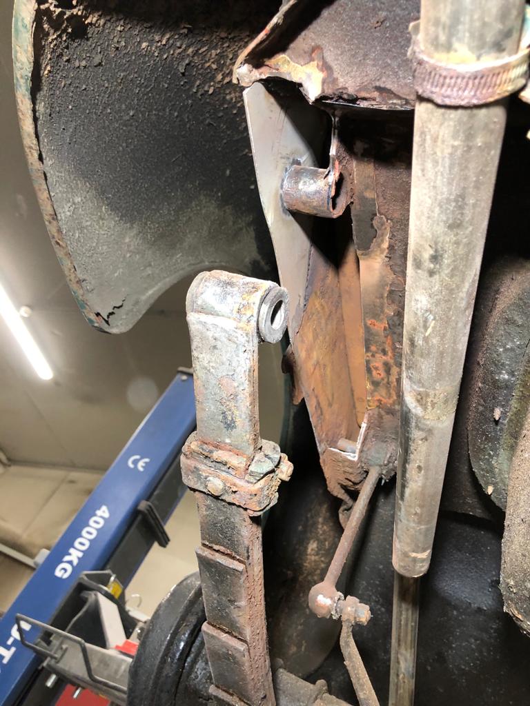 19022021 Morris Minor Lowlight chassis repair 12 1