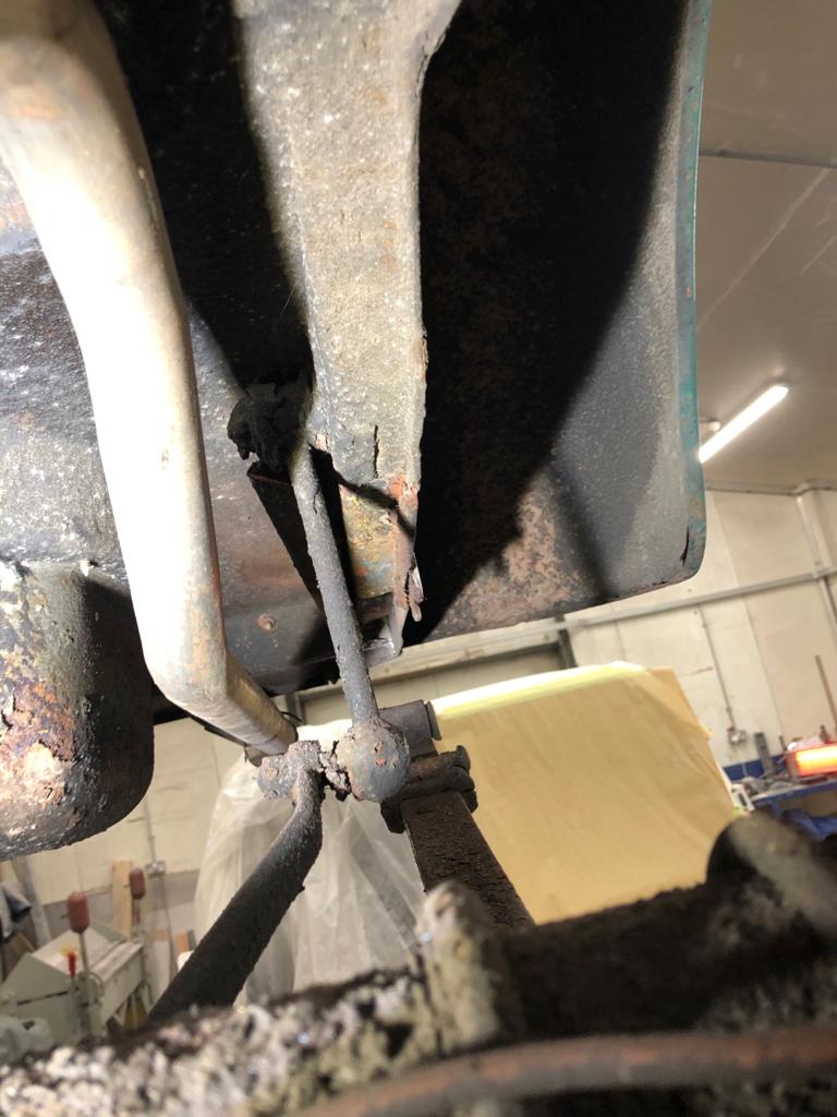 19022021 Morris Minor Lowlight chassis repair 6 1