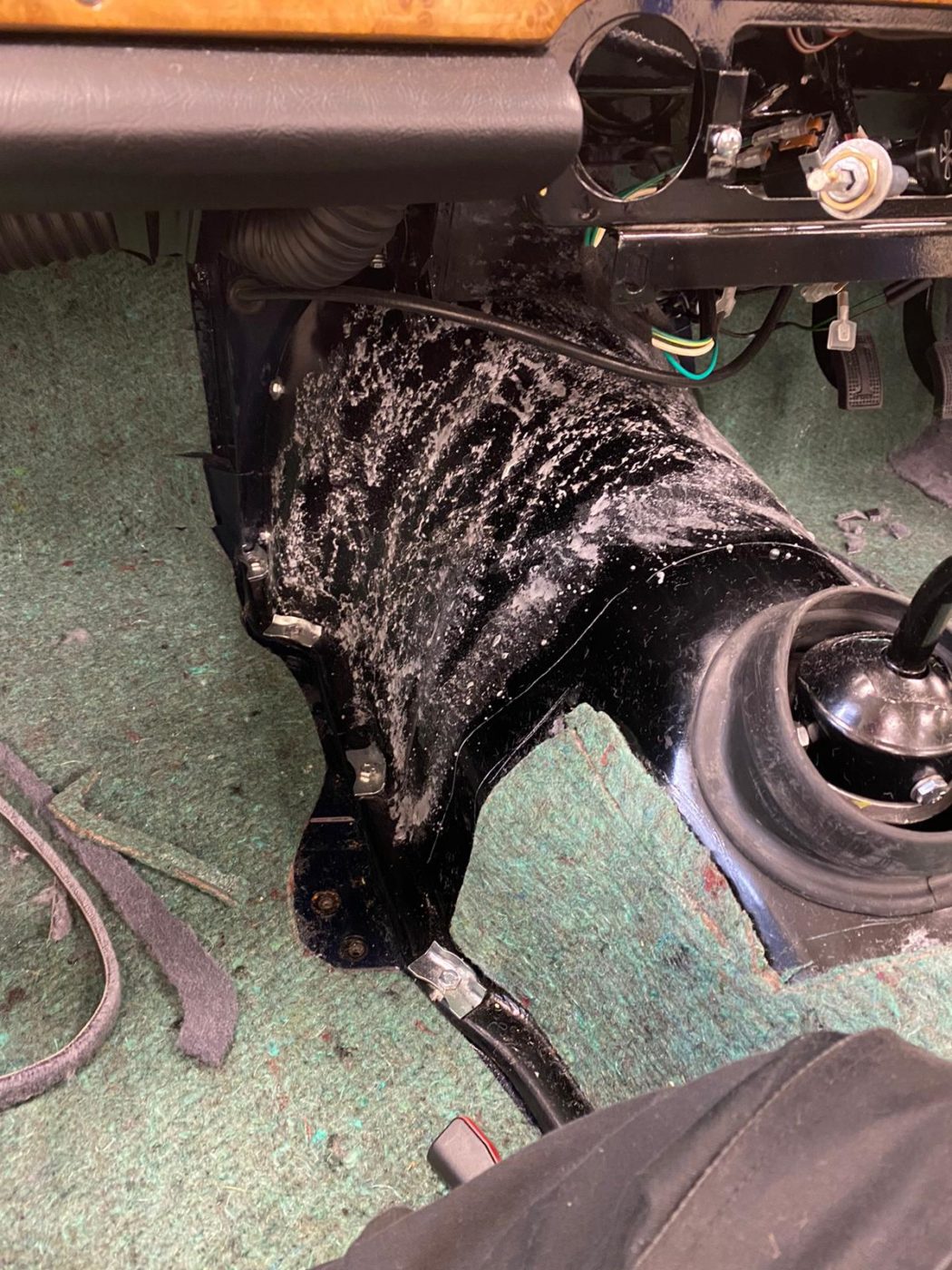 19022021 Triumph TR5 footwell carpet 13 1