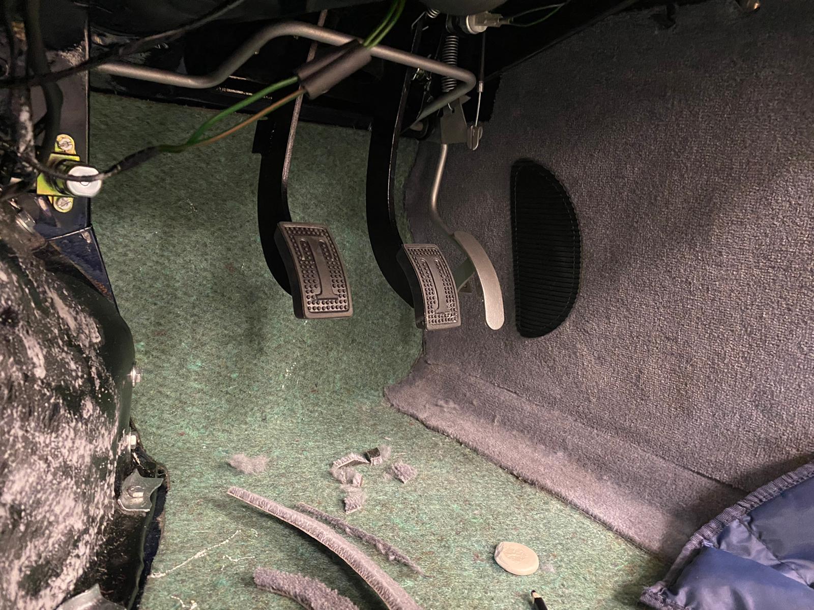19022021 Triumph TR5 footwell carpet 17 1