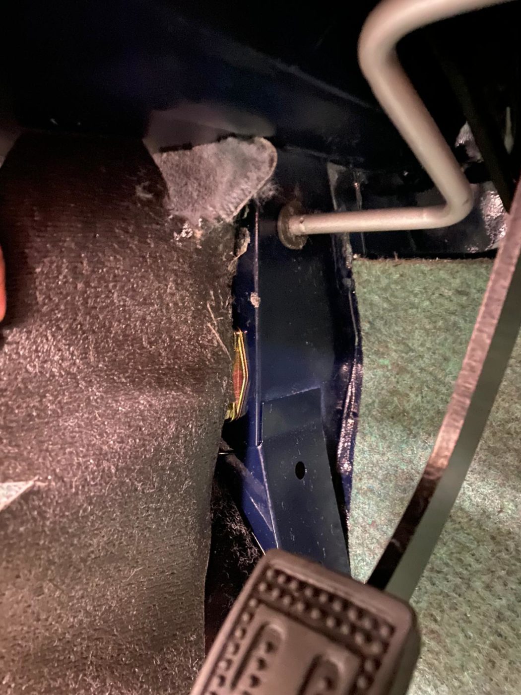 19022021 Triumph TR5 footwell carpet 18 1