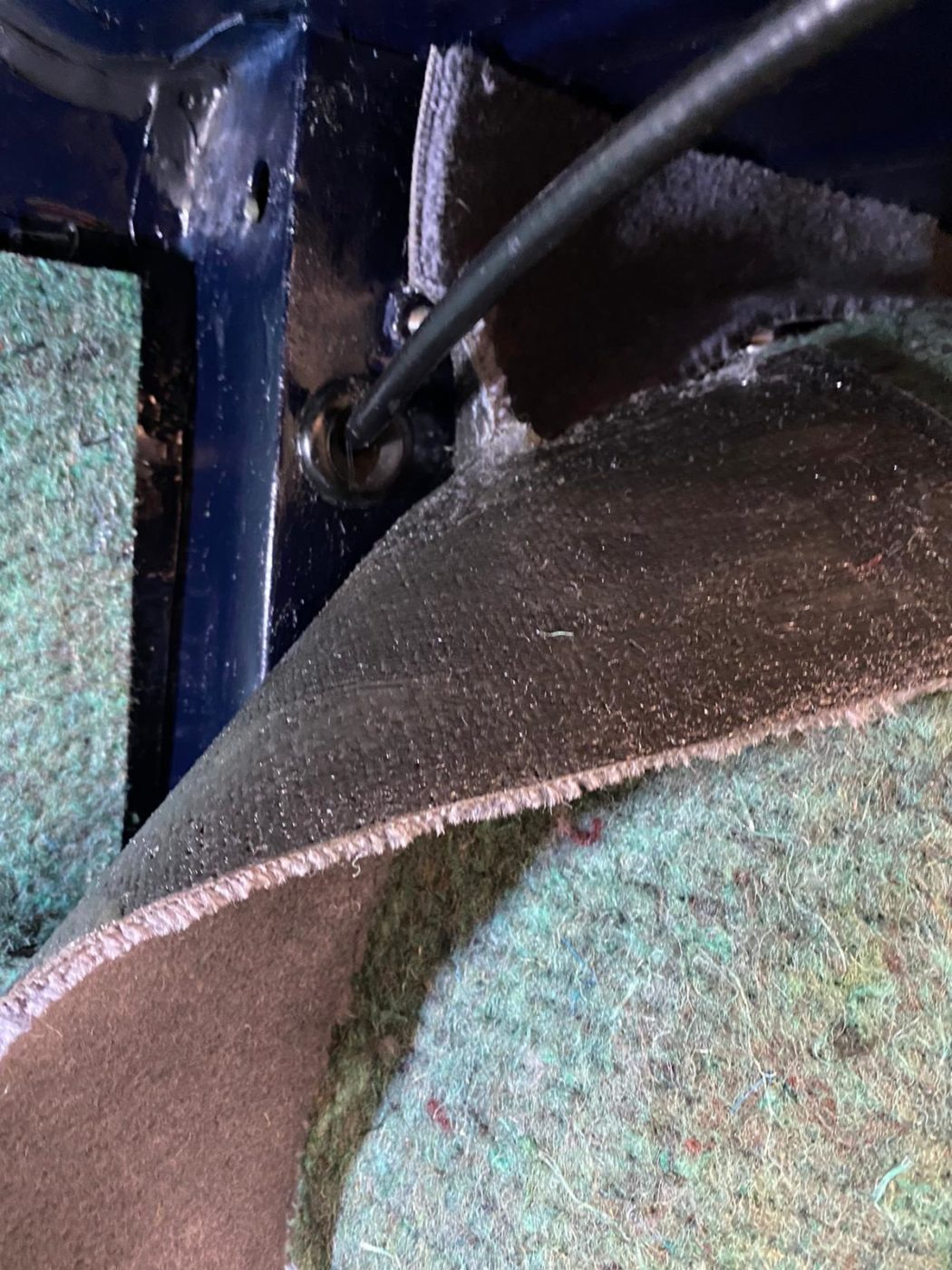 19022021 Triumph TR5 footwell carpet 21 1