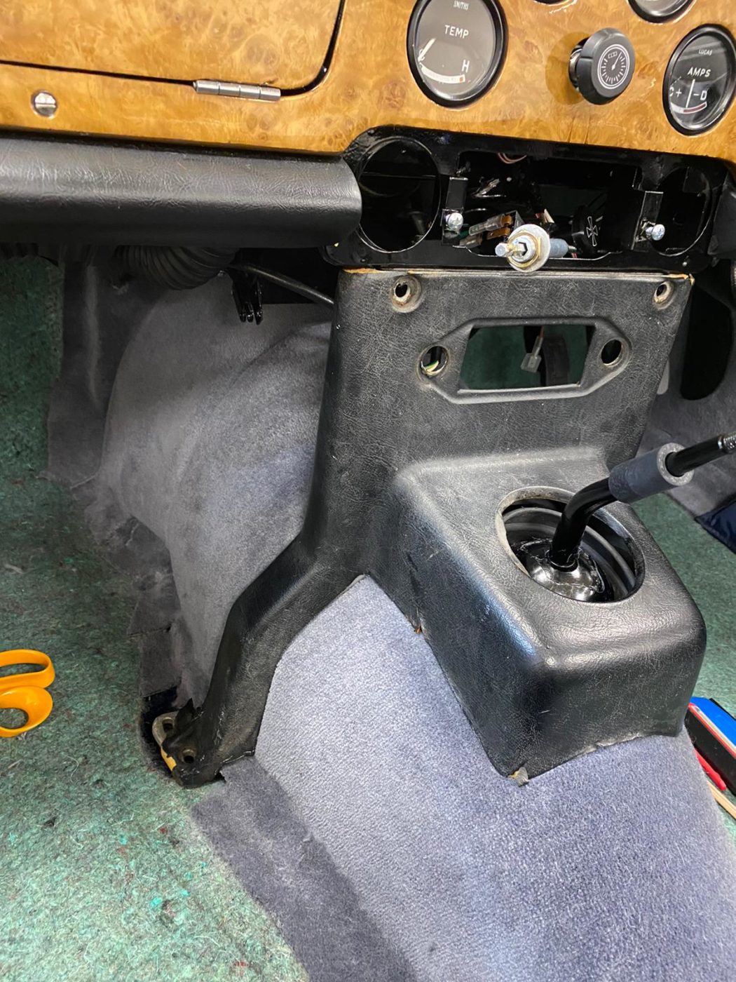 19022021 Triumph TR5 footwell carpet 33 1