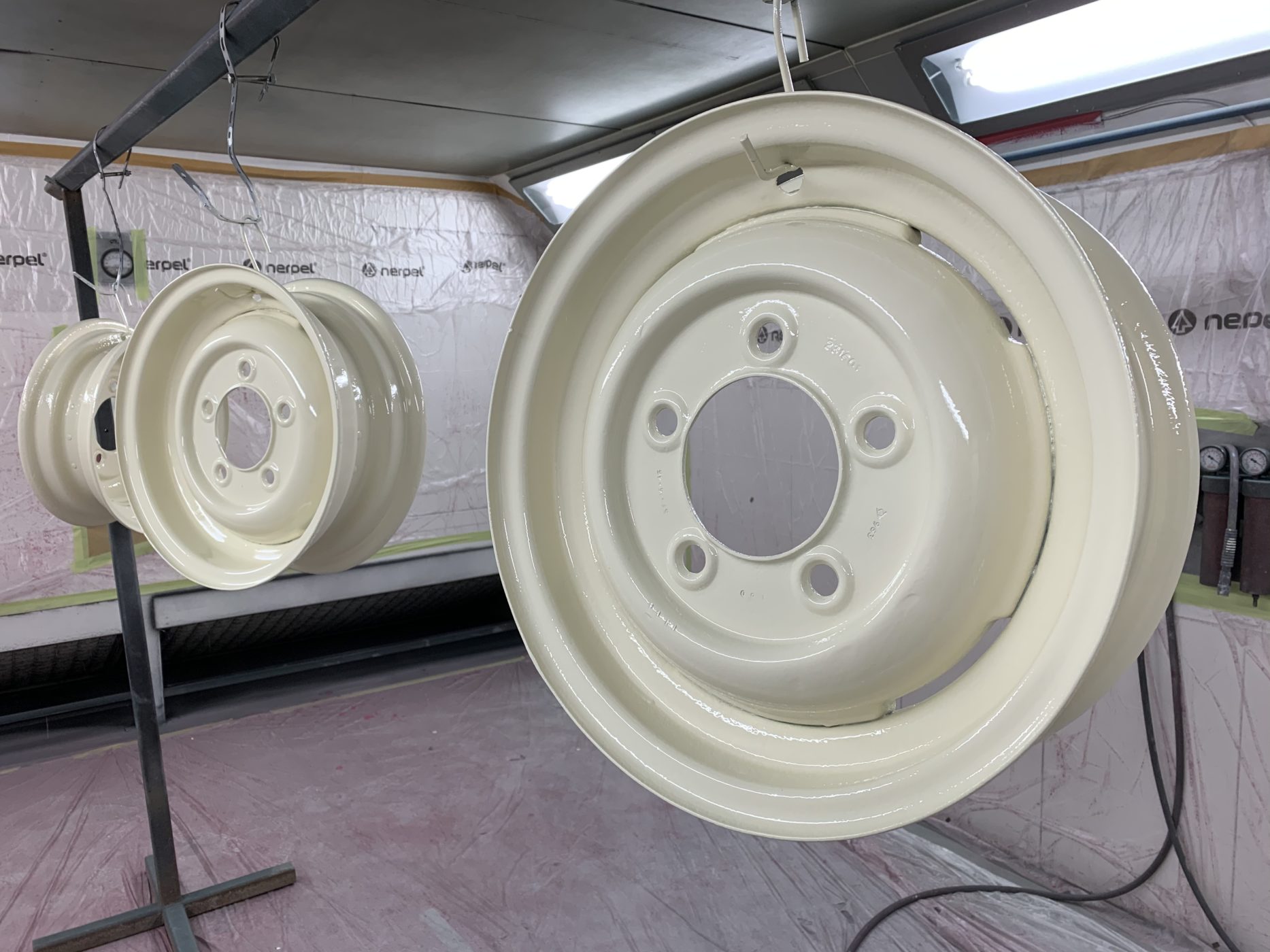 190221 Land Rover Series 2a wheels 2 1 1