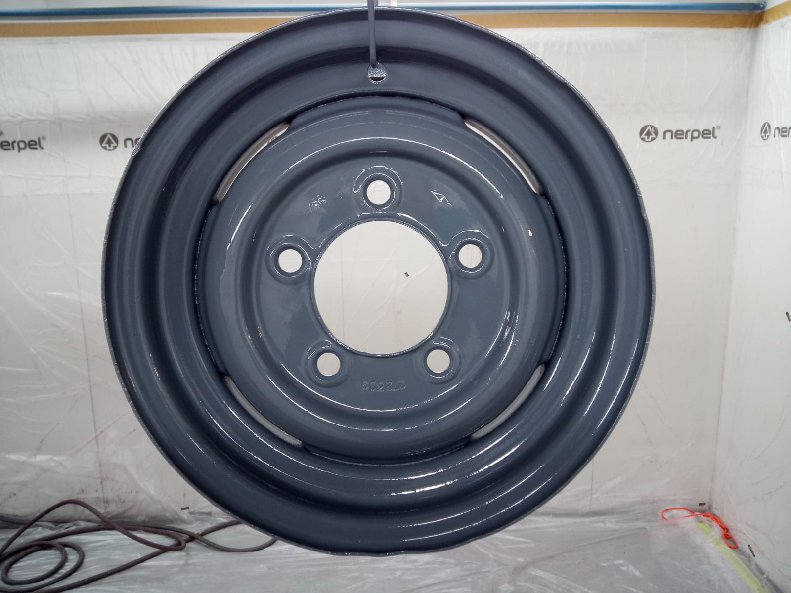 22022021 Land Rover wheels primer and expoxy 1 1