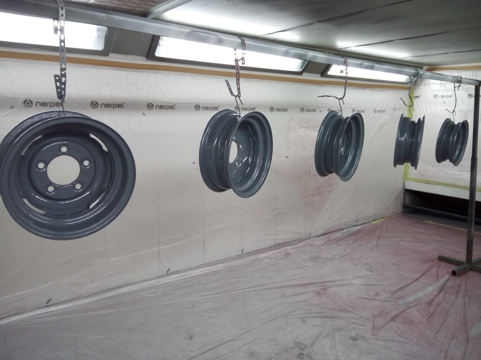 22022021 Land Rover wheels primer and expoxy 5 1