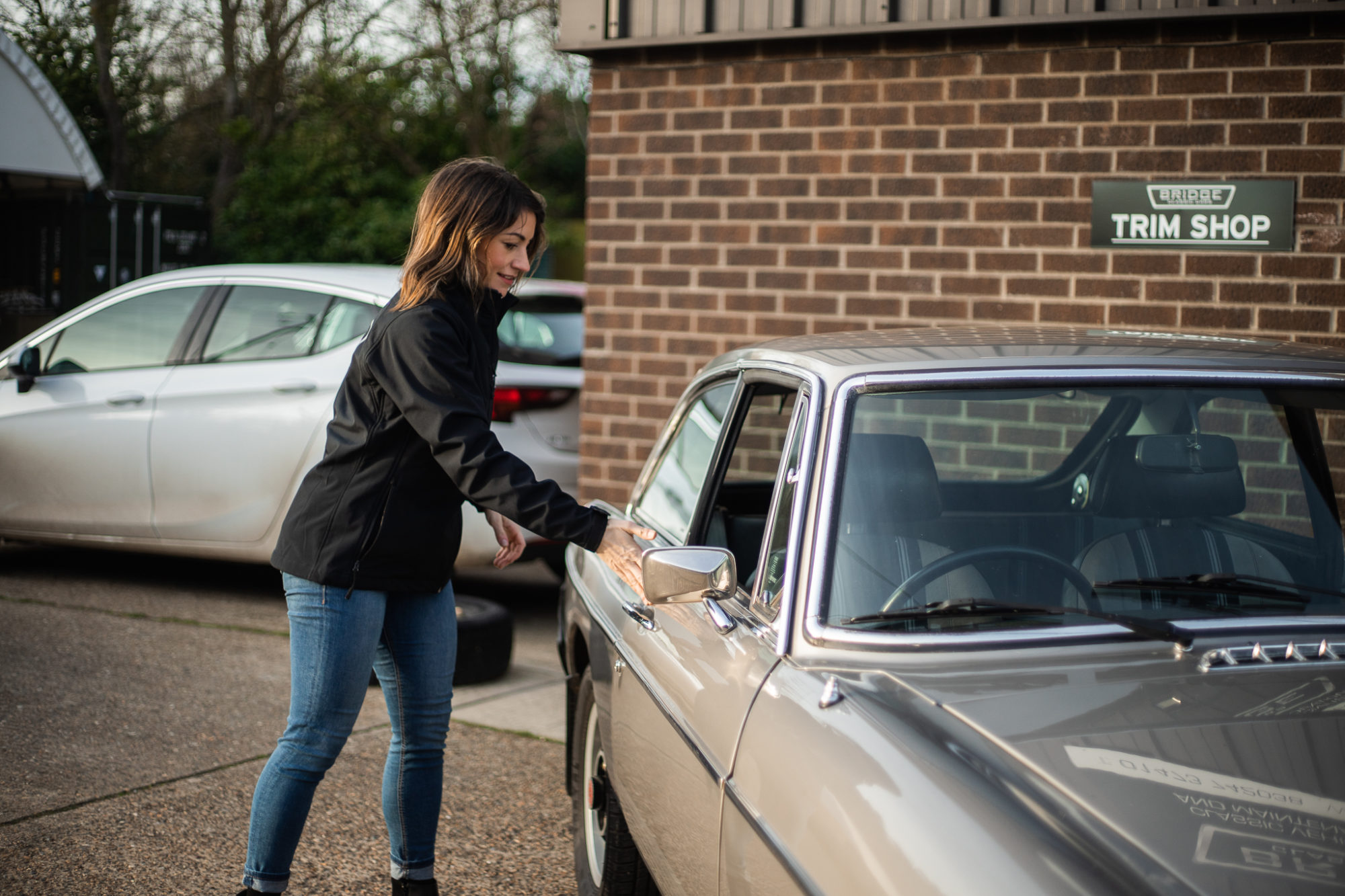 23 02 2021 Charlotte in MGB GT BTS 01 1