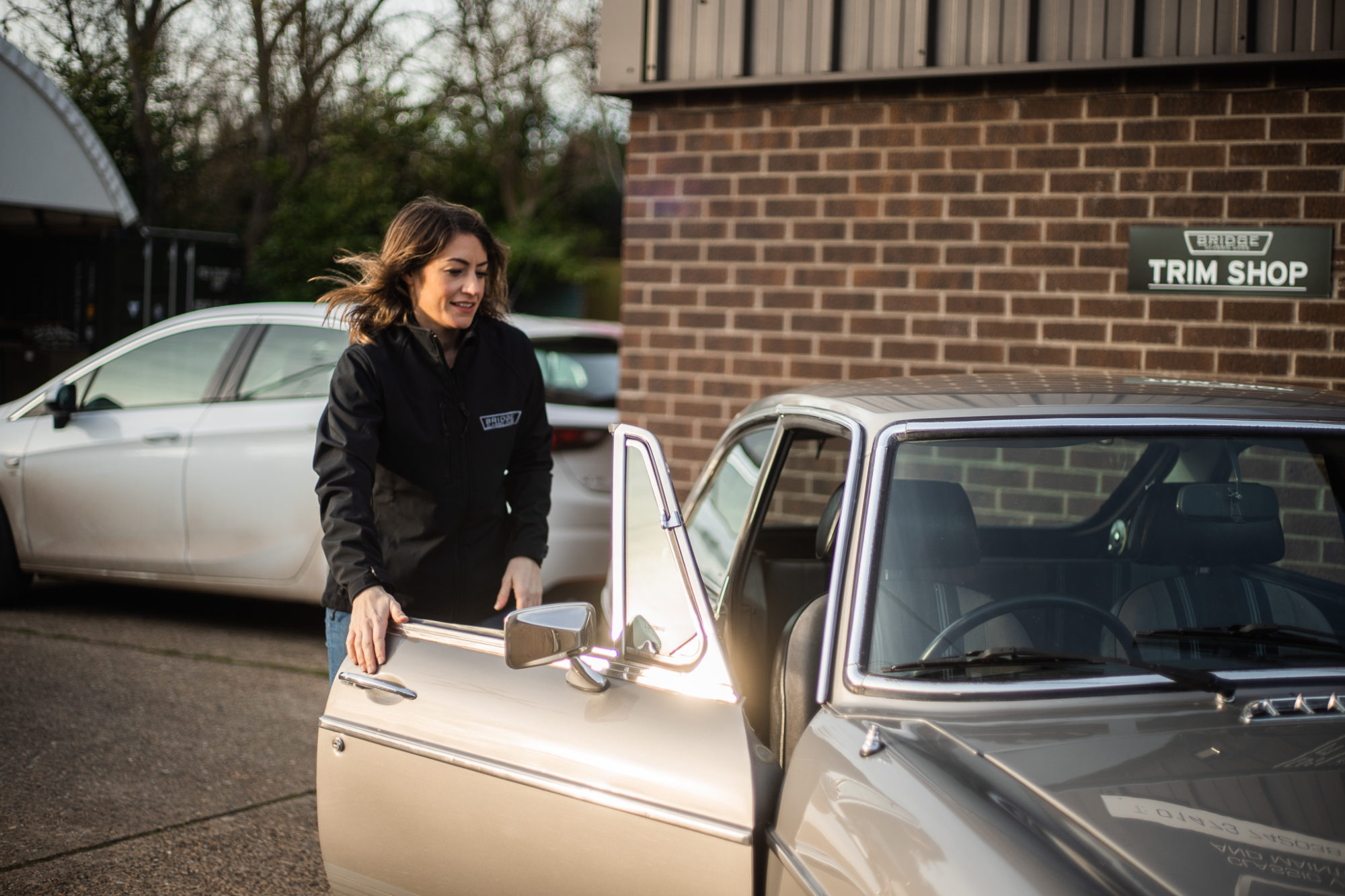 23 02 2021 Charlotte in MGB GT BTS 02 1