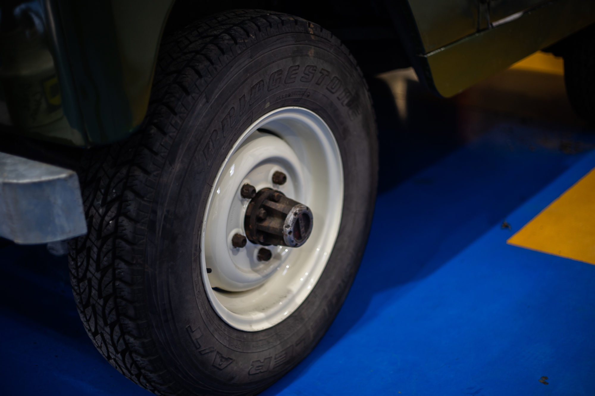 23 02 2021 Land Rover Series II painted wheels 2 1