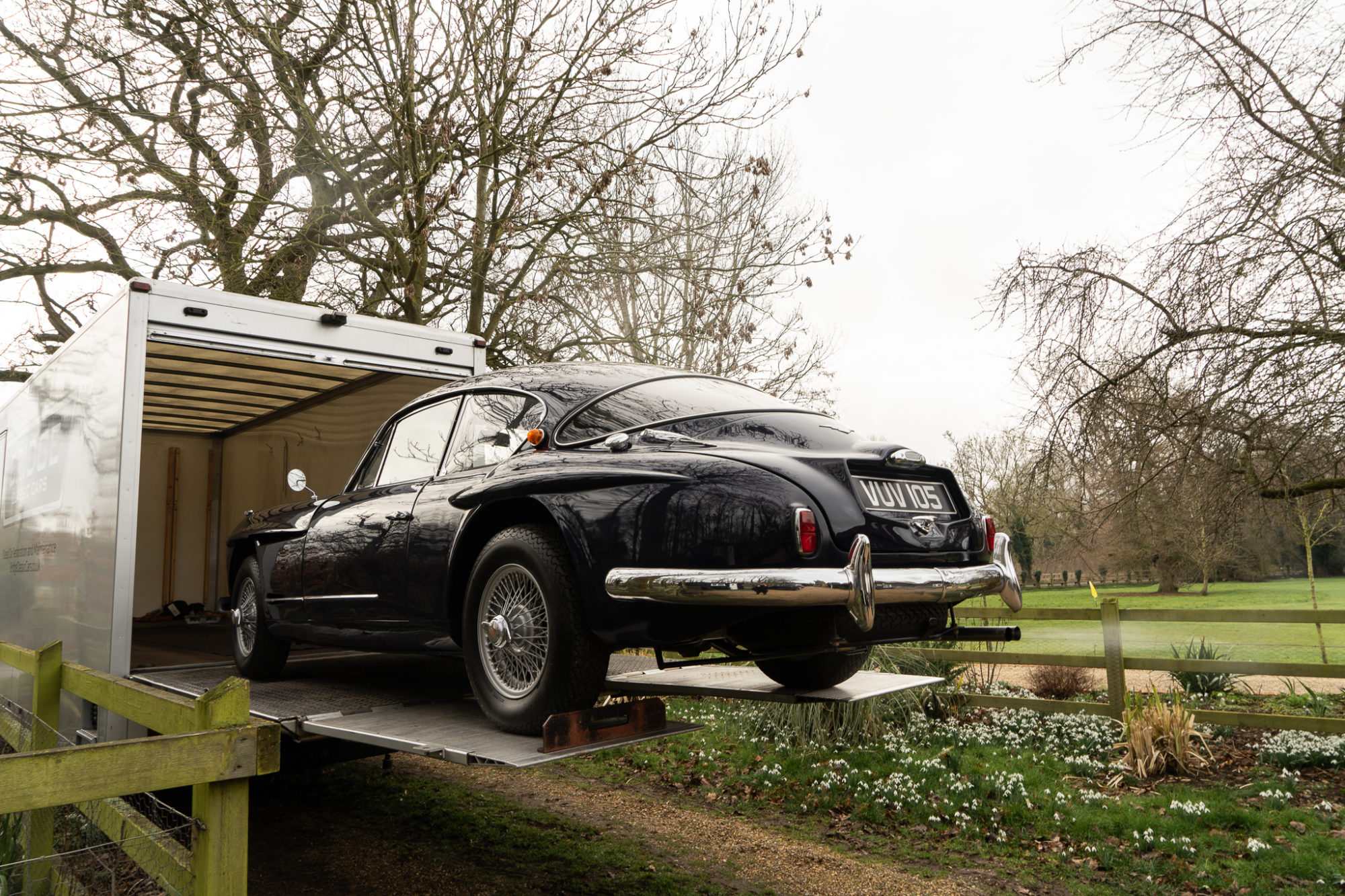23 02 2021 lorry unloading 1958 jensen 3 2