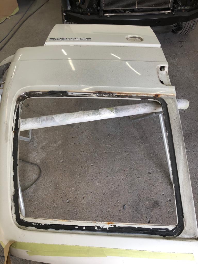 24 02 2021 1991 VW transporter door prep 10 1